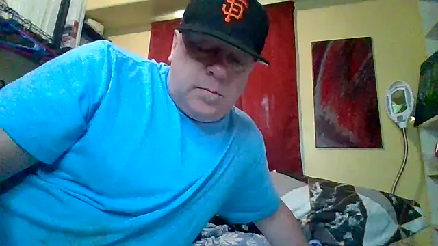 Snapshot of Mic_Oxinner chatting on October 7, 5:17 pm Mic Oxinner online show from October 7, 5:17 pm