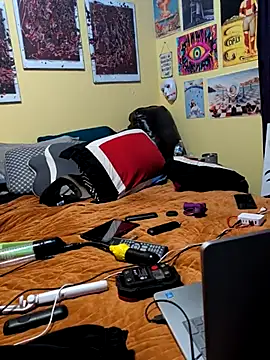 Mic Oxinner online show from April 28, 3:44 am