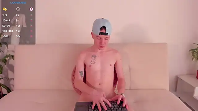 Snapshot of niico_18 chatting on October 16, 8:17 pm niico 18 online show from October 16, 8:17 pm