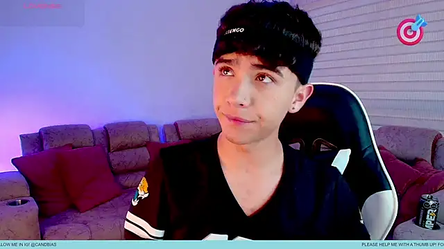 Niico Cruz online show from January 14, 10:35 pm