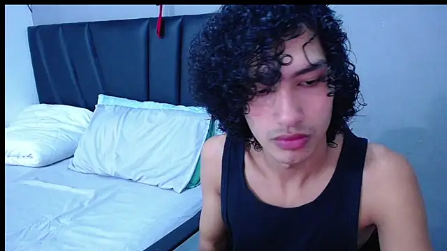 Tayronx33 online show from November 3, 5:48 pm