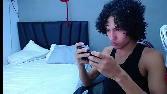 Tayronx33 online show from November 13, 8:46 pm