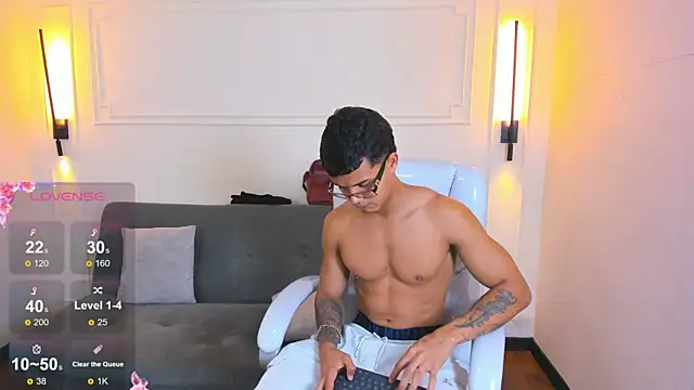 Paradise boy s online show from April 27, 2:13 pm