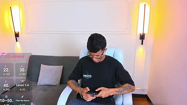 Paradise boy s online show from April 20, 2:30 pm