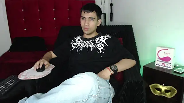 Snapshot of zack_thunder chatting on October 14, 1:07 pm zack thunder online show from October 14, 1:07 pm