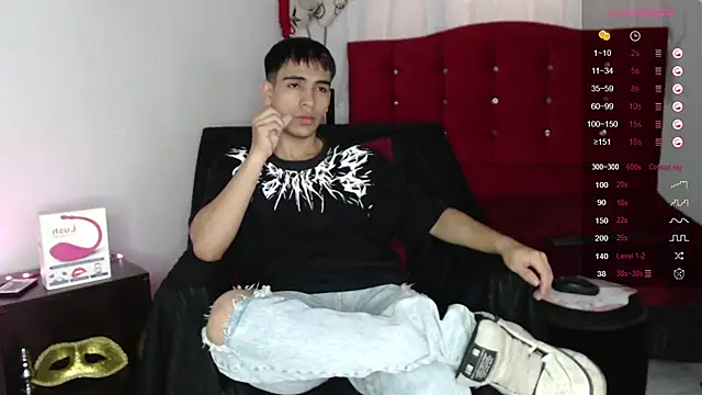 Snapshot of zack_thunder chatting on October 9, 12:54 pm zack thunder online show from October 9, 12:54 pm