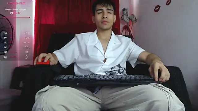 zack thunder online show from December 10, 7:11 pm