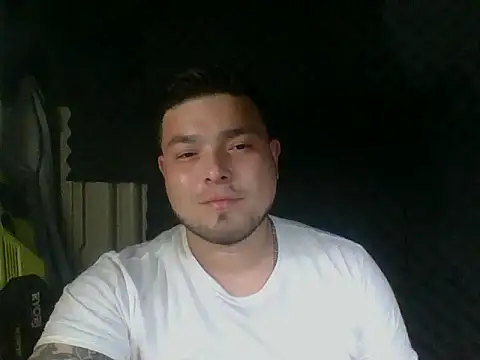Snapshot of DirtyRcride chatting on February 26, 5:31 am DirtyRcride online show from February 26, 5:31 am
