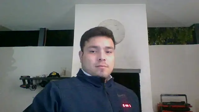 Snapshot of DirtyRcride chatting on December 7, 3:47 am DirtyRcride online show from December 7, 3:47 am