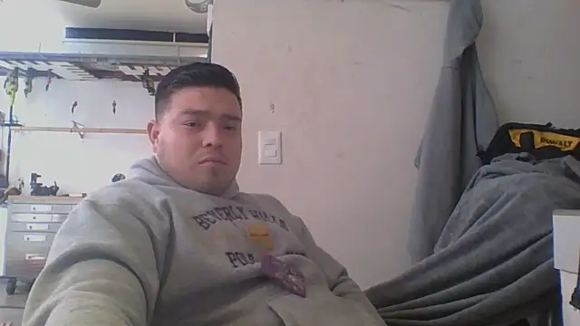 Snapshot of DirtyRcride chatting on January 15, 8:26 pm DirtyRcride online show from January 15, 8:26 pm