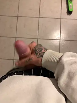 YoungDick25 online show from October 30, 10:00 pm