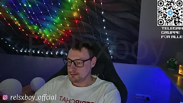 Relsxboy online show from March 7, 5:33 pm