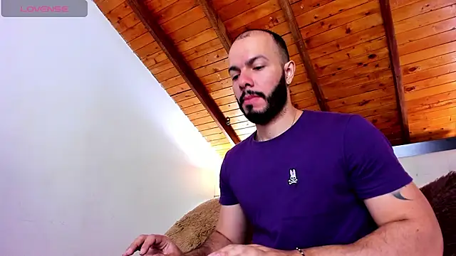 Snapshot of Tom_Bailey chatting on October 26, 1:24 pm Tom Bailey online show from October 26, 1:24 pm