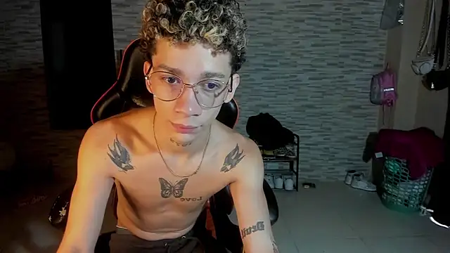 Snapshot of mateodeamjo chatting on September 28, 12:14 pm mateodeamjo online show from September 28, 12:14 pm