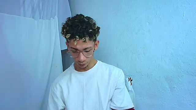 mateodeamjo online show from April 23, 1:02 pm