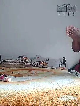 Chatlitos4879 online show from March 13, 10:34 am