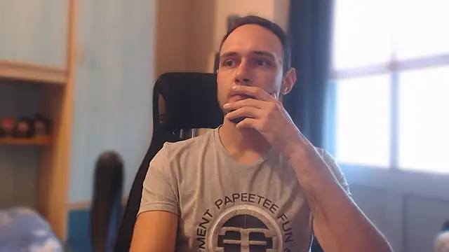 im-simo online show from September 11, 5:01 pm