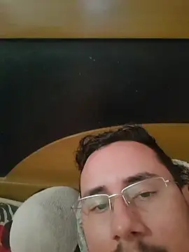 luissilva0071 online show from October 13, 12:33 pm