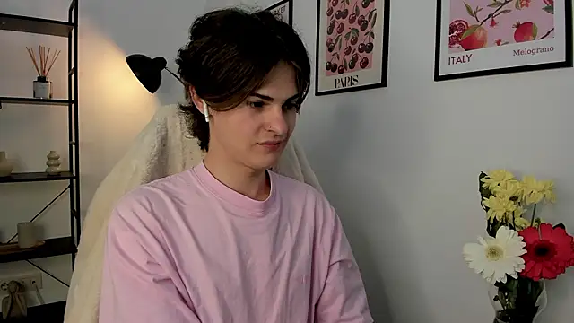 little femb0y online show from March 10, 11:49 am