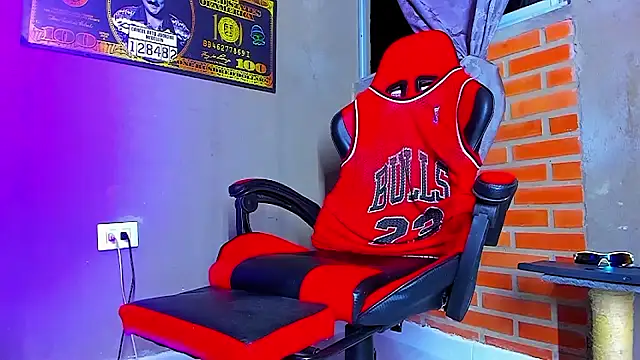 Snapshot of smoker445 chatting on October 19, 1:54 am smoker445 online show from October 19, 1:54 am