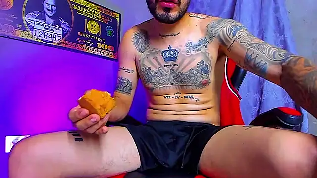 Snapshot of smoker445 chatting on November 1, 3:21 am smoker445 online show from November 1, 3:21 am