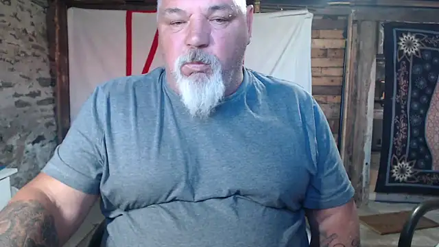 Newfiesausage1972 online show from June 21, 1:28 pm