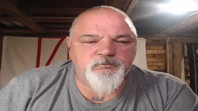 Newfiesausage1972 online show from June 26, 11:13 am