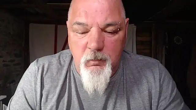 Newfiesausage1972 online show from June 17, 10:50 am