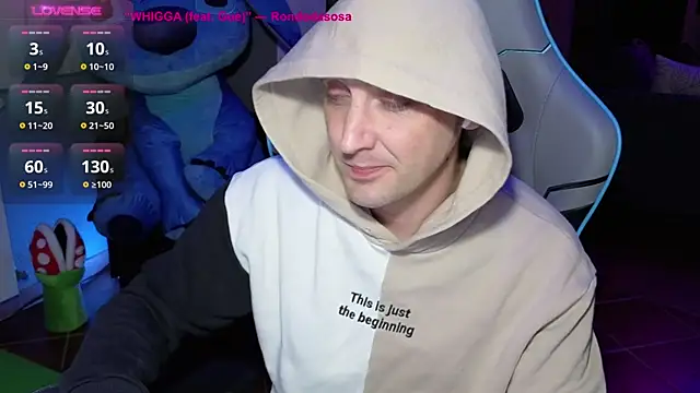 Snapshot of Gil_gamesh90 chatting on October 13, 7:53 pm Gil gamesh90 online show from October 13, 7:53 pm