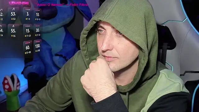 Snapshot of Gil_gamesh90 chatting on October 21, 5:49 pm Gil gamesh90 online show from October 21, 5:49 pm