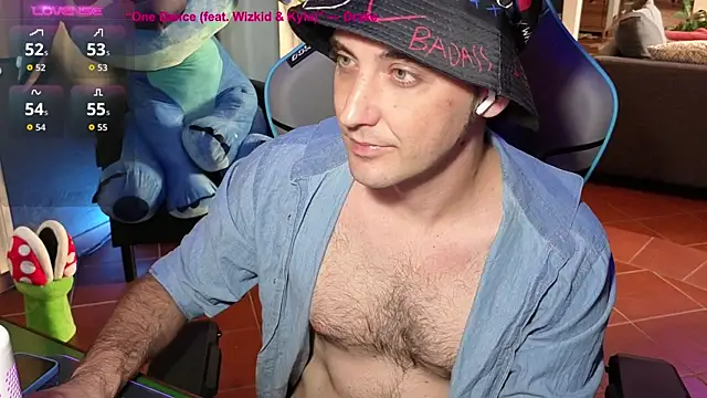 Snapshot of Gil_gamesh90 chatting on September 14, 8:27 am Gil gamesh90 online show from September 14, 8:27 am