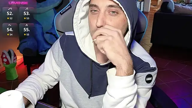 Snapshot of Gil_gamesh90 chatting on October 26, 3:03 pm Gil gamesh90 online show from October 26, 3:03 pm