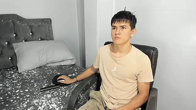 Jacobb Lee online show from December 23, 4:17 pm