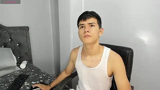 Jacobb Lee online show from December 15, 6:26 pm