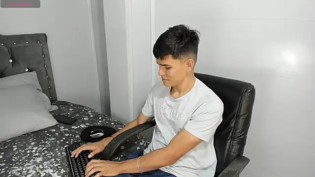 Jacobb Lee online show from December 27, 7:35 pm