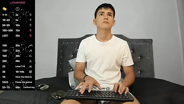 Jacobb Lee online show from December 3, 7:33 pm