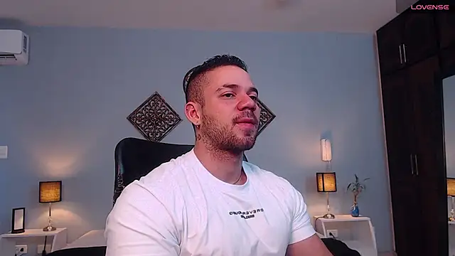 Snapshot of JeremyLowe chatting on January 10, 1:20 pm JeremyLowe online show from January 10, 1:20 pm