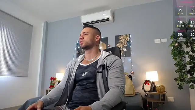 Snapshot of JeremyLowe chatting on December 18, 1:12 pm JeremyLowe online show from December 18, 1:12 pm