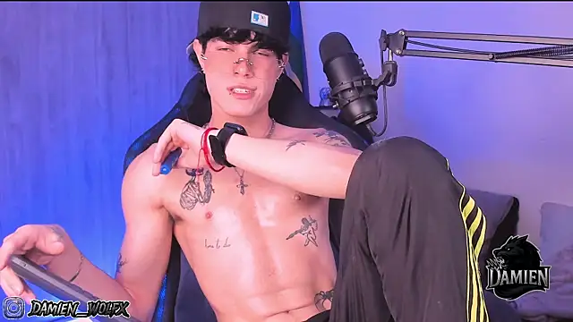 cinnamon boyxxx online show from September 21, 2:44 am