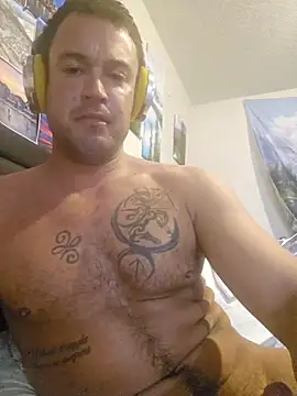 Snapshot of JonnyIronwood chatting on February 19, 10:45 am JonnyIronwood online show from February 19, 10:45 am