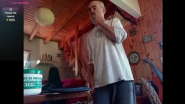 Snapshot of papifacu chatting on March 1, 3:49 pm papifacu online show from March 1, 3:49 pm