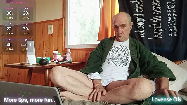 Snapshot of papifacu chatting on October 29, 1:03 pm papifacu online show from October 29, 1:03 pm