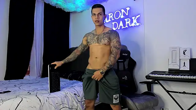 Aron Dark online show from January 3, 9:15 pm