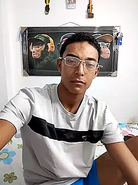 Demiansteven2 online show from May 9, 5:36 pm