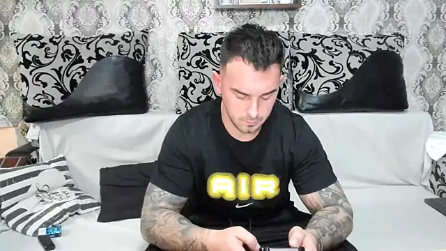 Jonmusclemaster online show from November 13, 8:24 pm