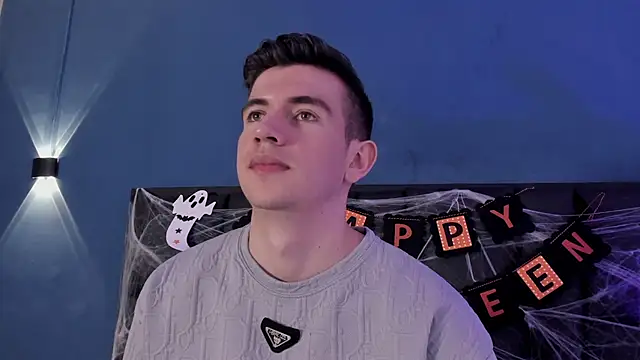 MikaelSlow online show from October 30, 4:25 am