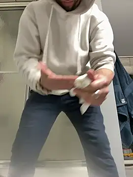 tongueispowerr6d9 online show from March 1, 6:24 am