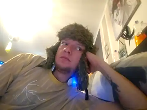 hawkyyy71222 online show from December 3, 10:43 am