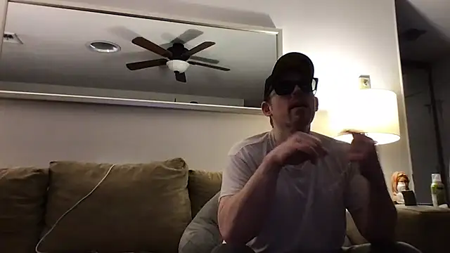 Snapshot of Rock_Pierce chatting on March 13, 9:48 pm Rock Pierce online show from March 13, 9:48 pm