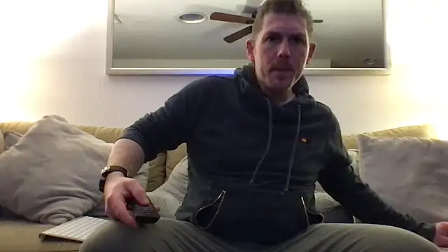 Snapshot of Rock_Pierce chatting on February 23, 7:49 am Rock Pierce online show from February 23, 7:49 am
